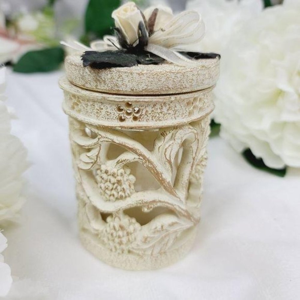 Vintage Shabby Chic Tea Light Holder